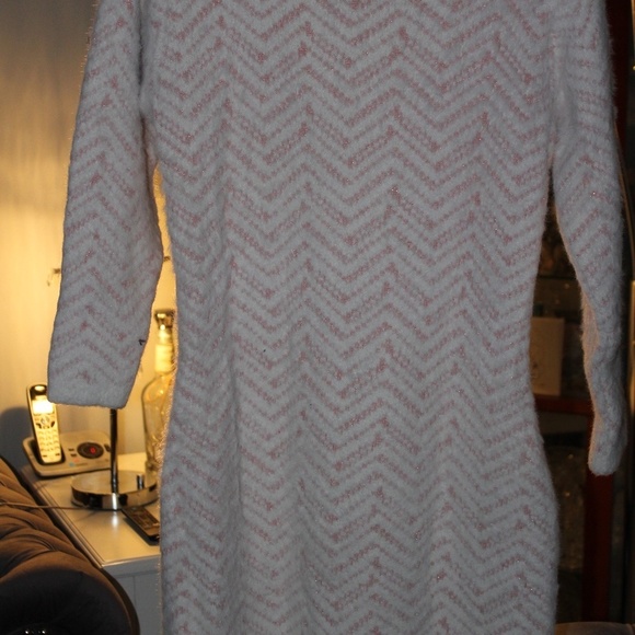 IVONNE PREMIUM SWEATER DRESS - Picture 2 of 3